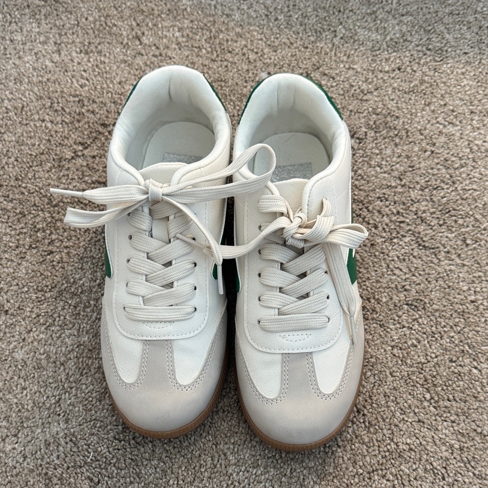 Dolce Vita Sneakers